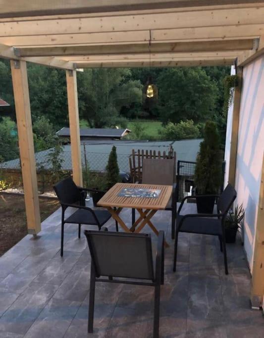 Gemuetliches Einfamilienhaus In Gera Mit 3 Schlafzimmern Mit Garten Und Parkplatz Экстерьер фото